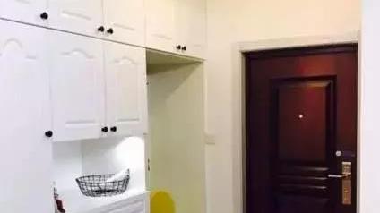 第一次见在鞋柜上面装凳子，比起传统鞋柜还实用，太聪明了