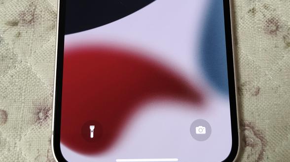 iPhone|粉丝4000买卡贴iPhone13，群友说最少亏500，报价才3000出头！