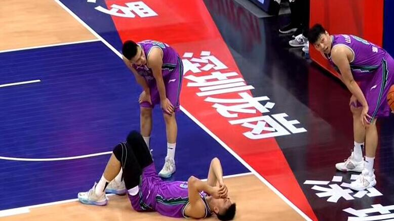 伯德|徐长锁没那个命啊！焦海龙罚球重蹈贾诚走神覆辙，双外援空砍66分