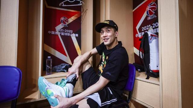 辽宁男篮|辽宁7人合同到期！郭艾伦难保800万年薪，张镇麟将签“童工”合同