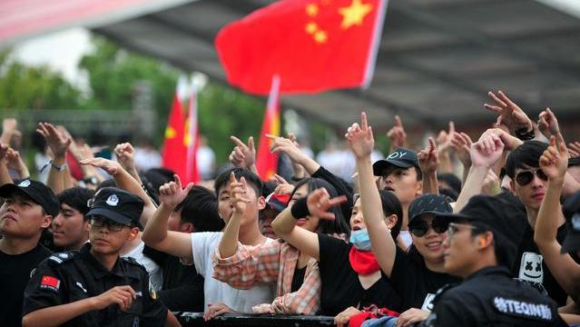 爱国|现在的年轻人为什么越来越爱国？究竟是事实还是错觉？