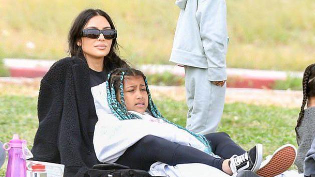 金·卡戴珊|41岁卡戴珊又瘦了，最新时尚大片好飒！极致双唇迷人，气场全开