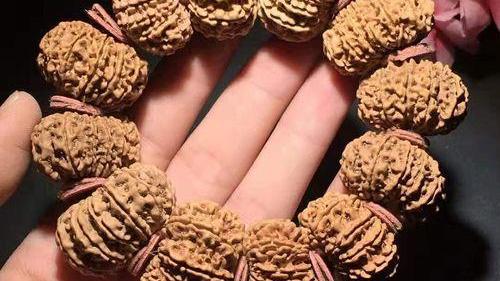 文玩|越丑越值钱？这三种丑哭了的文玩，价格竟然这么贵！