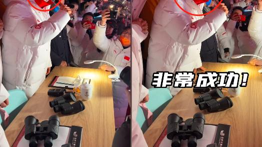 张艺谋|张艺谋指挥志愿者合照！半蹲在C位引众人尖叫，身形佝偻略显疲惫