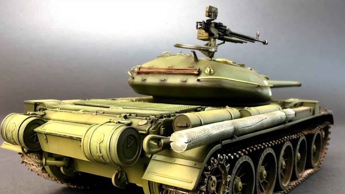 老坦克聚会? 俄军t62不算老, 乌克兰竟还在用稀有的t54-2