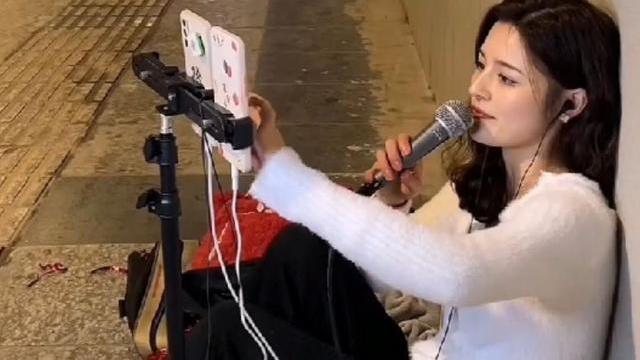 女孩|网红深夜在桥下直播，直播间却只有几个人，榜一大哥不好骗了吗