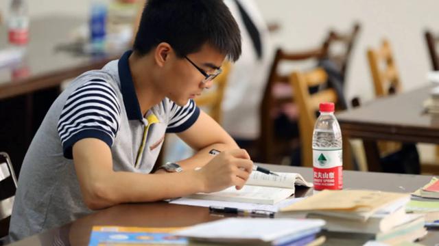 考研|面试官：实在抱歉，不缺北大研究生学历，你有北大本科学历吗？