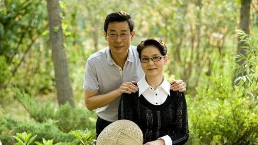 于和伟|高希希力作《天下人家》开播，于和伟领衔出演，“容嬷嬷”演配角