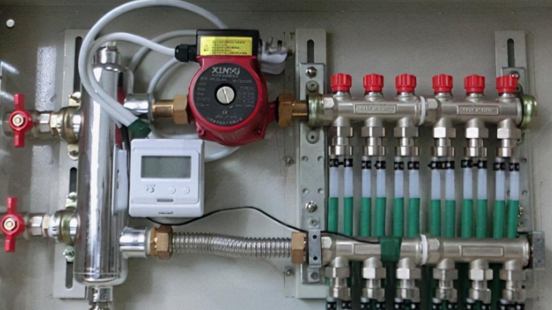 循环泵应该安装在供水管还是回水管？位置不同供暖效果差很多！