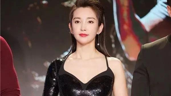 任泉|李冰冰把任泉拉到一边神秘地说：我有笔代言费不敢去拿，你陪我去