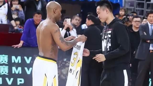 北控男篮|曝贺希宁离队！重返北控男篮效力 帮助马布里冲击季后赛