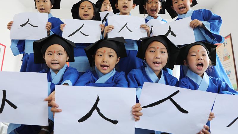 生活中要不要和孩子较真？不同的教育方法，得到不同的教育结果