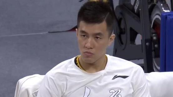 郭艾伦|仅4分！郭艾伦难高兴，被弃用一脸郁闷，悍将轰27+5哄抢FMVP