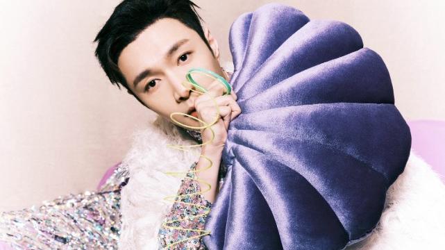 刘雪华|徐峰立深夜发名字缩写，内涵张艺兴！却夸奖朱一龙肖战蔡徐坤？