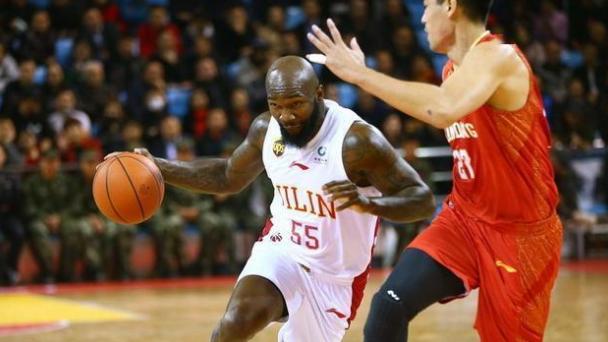 琼斯|31投砍47分18板！广东克星又打疯了 CBA四强他想虐一遍？