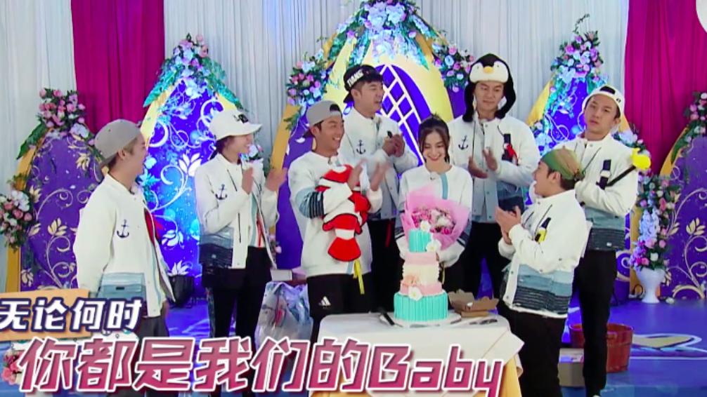 迪丽热巴|追了8年《跑男》，没有盼到迪丽热巴回归，却等来了一位新女成员