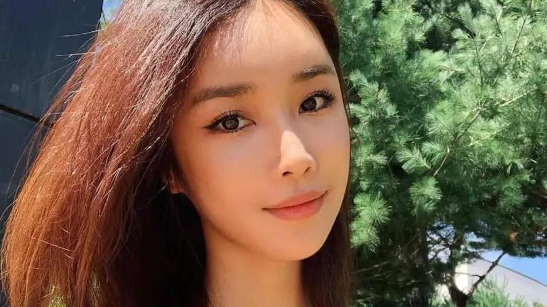 郑秀妍 175的韩国模特，甜美长相古铜色皮肤，好身材离不开运动和自律