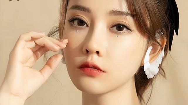 冯提莫|“斗鱼一姐”冯提莫，终究都被时代抛弃了