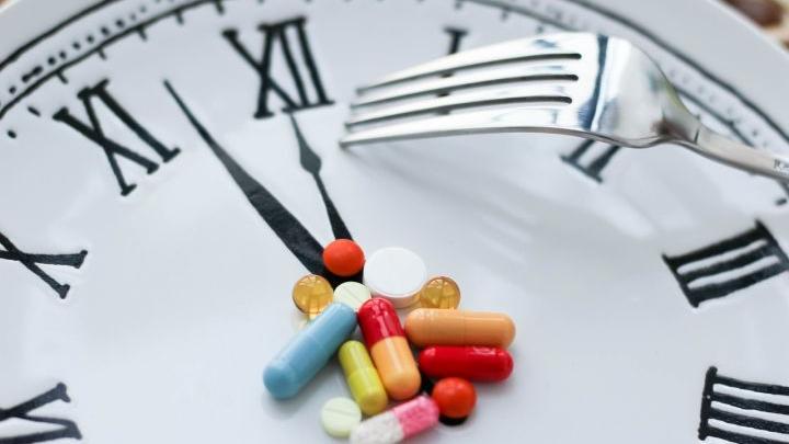 西瓜|饭前或饭后服药到底是什么时候？服药时间大全，建议收藏！