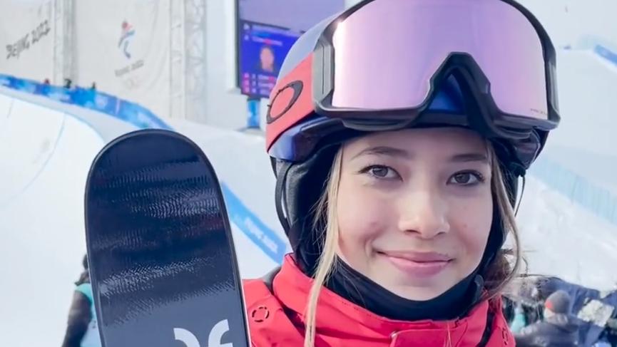 谷爱凌|谷爱凌回应头盔外留两缕头发的原因，真相令人大呼可爱