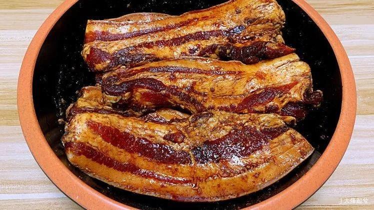 面条|猪肉放进酱油里泡2天，太好吃了，比腊肉还要香，人人夸你是大厨