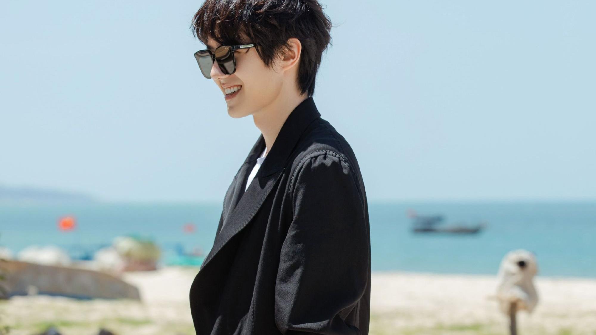 刘昊然|你可以永远相信刘昊然的写真！海边少年帅气十足，妥妥的花美男