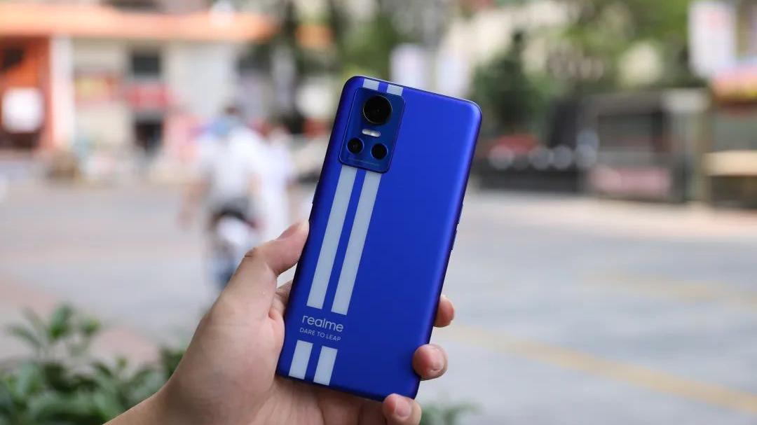 激光器|4款天花板级别的“直屏手机”，色彩细腻配置高，价格都在3千以内