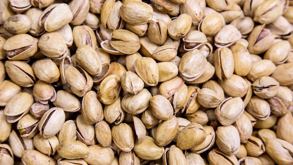 过年备年货，这4种坚果免费送都不想要，内行人从来不吃，别买错