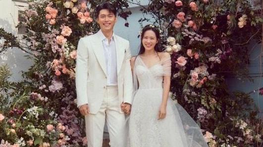 孙艺珍|超甜蜜！玄彬和孙艺珍终于完婚，现场照片公开，花海合照太幸福