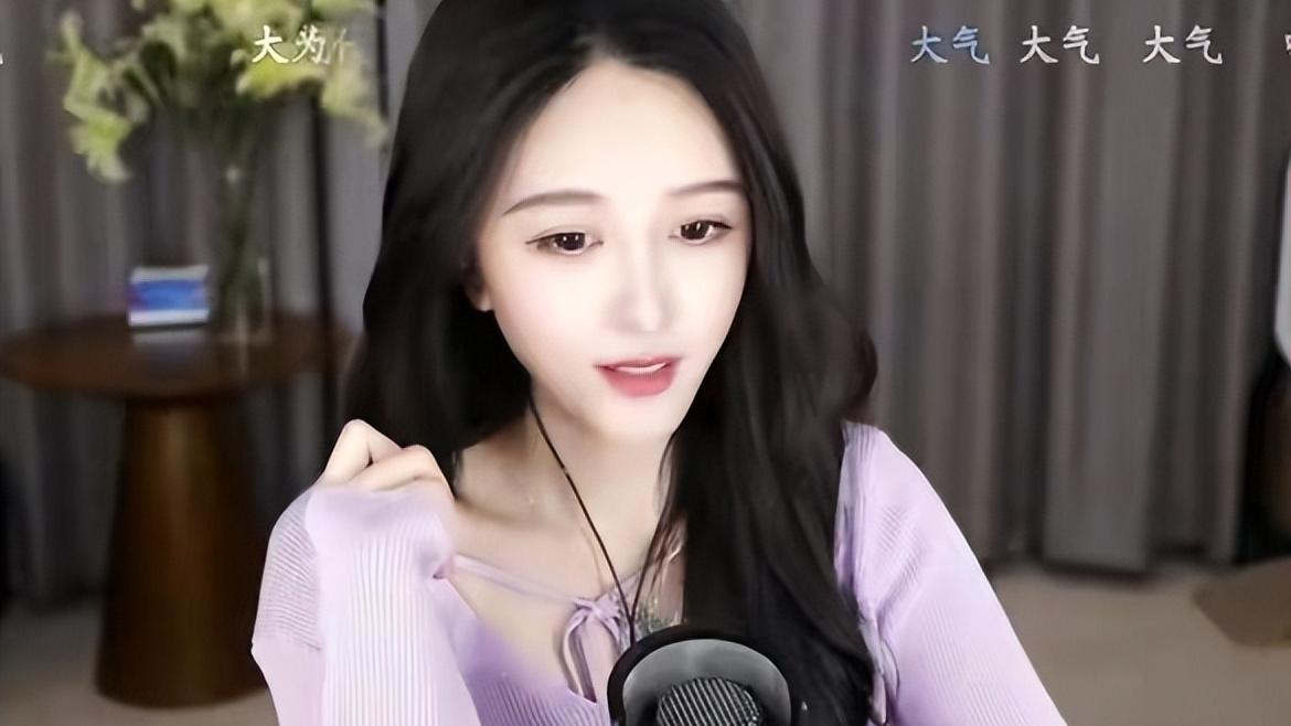 童锦程|童锦程首秀新女团抢眼，林七七酸了，喊话童锦程：身体别玩坏了