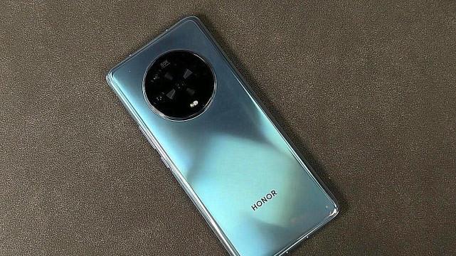 华为荣耀|荣耀次旗舰跌破四千元大关：对比新旗舰，还是有很多不足！