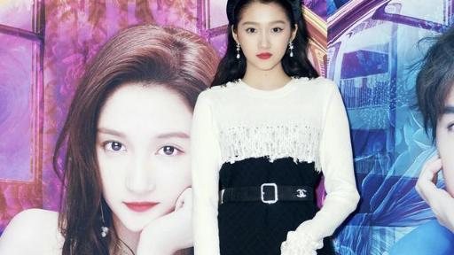 如梦|“飘雪花”的白色丝袜，最沉醉的关晓彤女神，网友：真迷人！