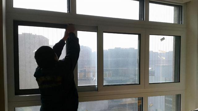 窗户呼呼灌冷风，学会这几招，省钱保暖还实用！