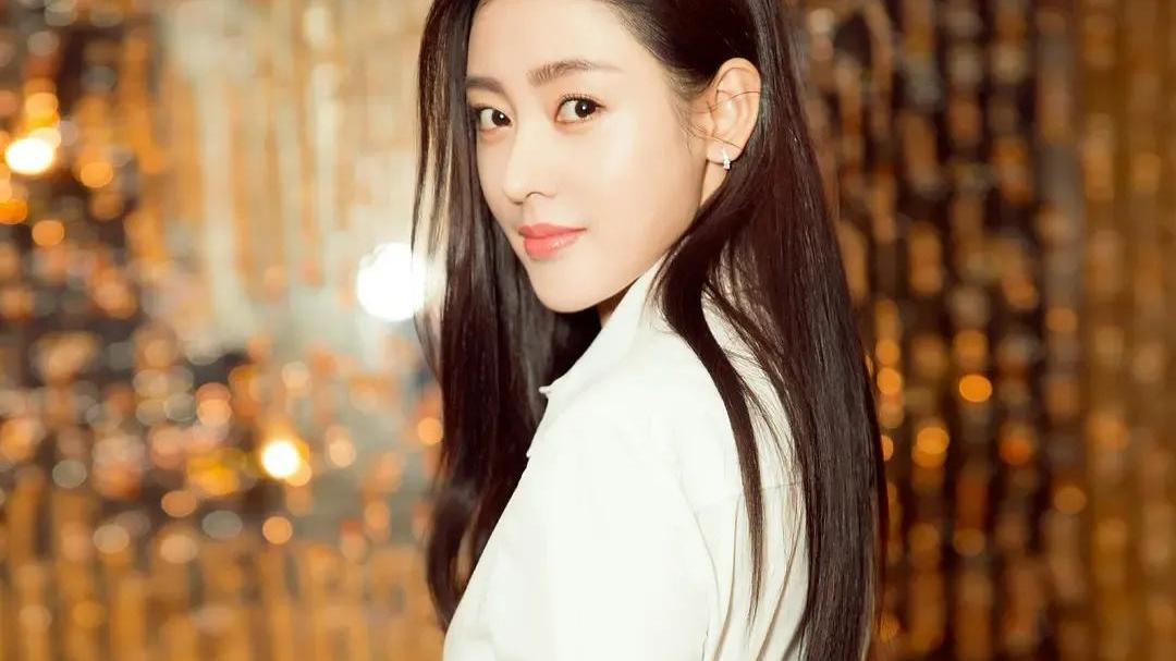 张天爱|张天爱大胆尝试“嫦娥装”，网友：我被她圈粉了！