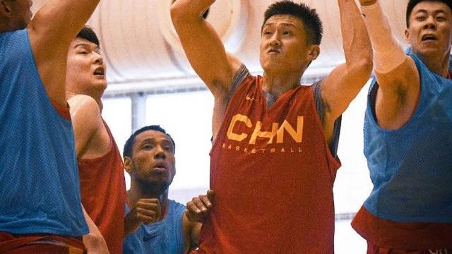 周琦|中国男篮12人预测！周琦扛大旗，辽宁4人入选，广东创新低