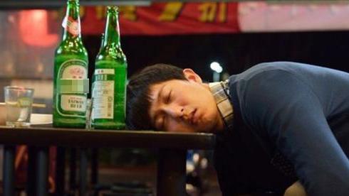 |领导给员工升职加薪后，切记不要送礼答谢，高情商的员工这样做