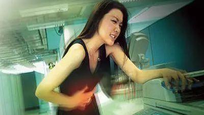 医生|未婚女子腹痛欲手术，医生一看化验单：手术暂停！你隐瞒了什么？