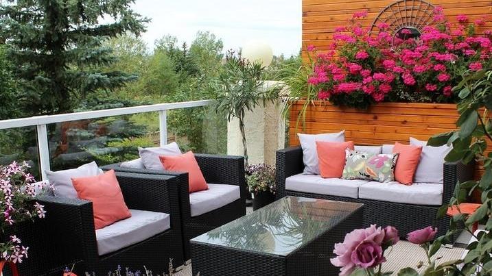 同样的阳台，邻居家那么漂亮，我们家的就好差！后悔到想哭