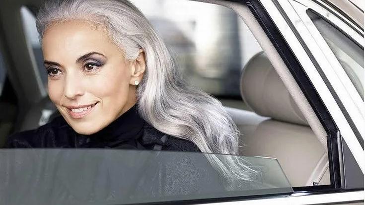 运动|优雅老去，说的容易做起来难！65岁比基尼照依然惊艳，如何抗衰