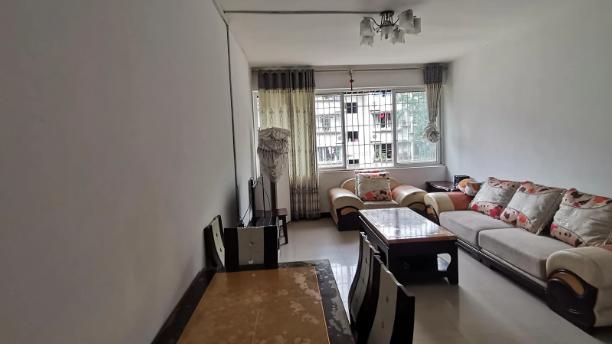 我和两个同事合租，期间卫生是我做，水池台面也是我擦