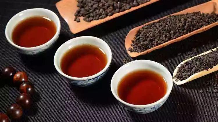 甲状腺|甲状腺患者不能喝浓茶？医生：不想结节飙长，3种 “水”千万要少碰