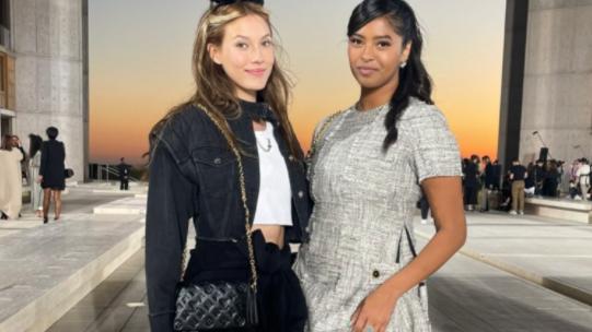 谷爱凌|40岁瓦妮莎现身街头，体重200斤身材丰腴！18岁女儿气场力压谷爱凌