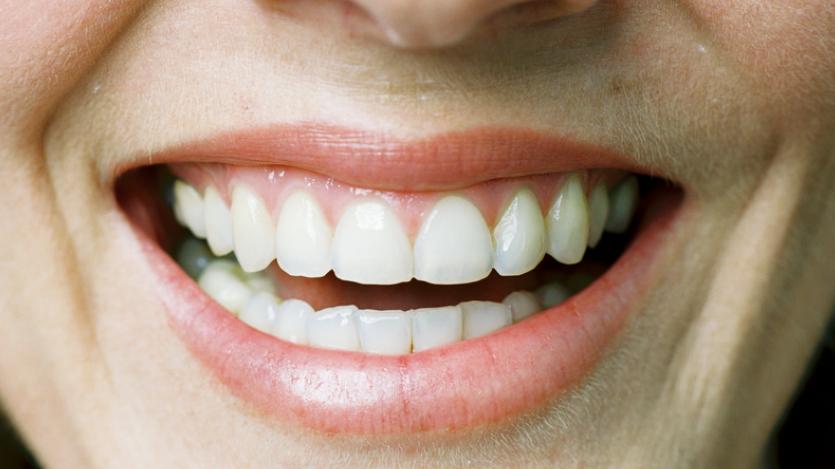 |牙疼、牙出血、牙齿松动怎么办？中医3点建议照着做牙齿可健康！