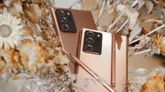 三星Galaxy|三星有多拼？12+256G机皇再降2600，雷军都没有这样的勇气