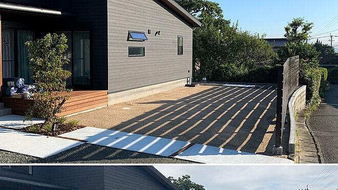 院子通铺水泥地过时了，甲板+草坪+沙地混铺，简单几种材料就很美