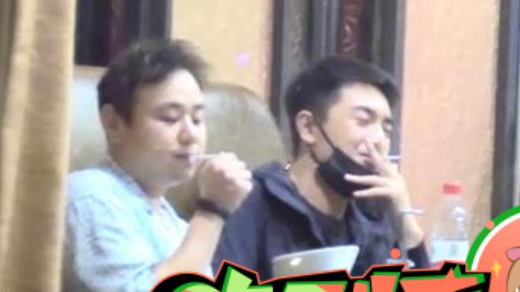 赵丽颖|赵丽颖新剧开机前聚餐！林更新吞云吐雾脸部浮肿，颖宝已做好准备