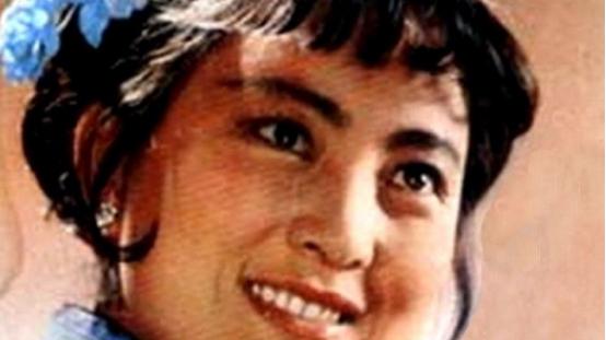 金玲|70年代女星张金玲：为爱息影遭“抛弃”，二婚带娃嫁富商被宠成宝