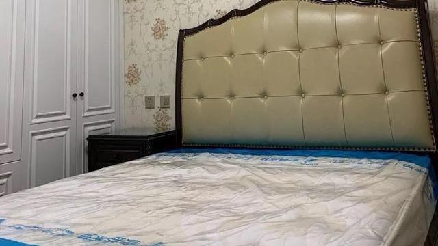 新房装修完工，坚持买成品家具，摆上就后悔了真难看，又不实用