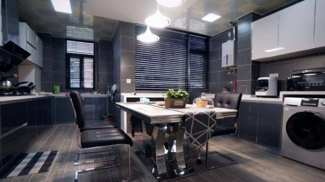 165平米装修砸了58万，厨房太惊艳，每一寸空间都没浪费，太美了！