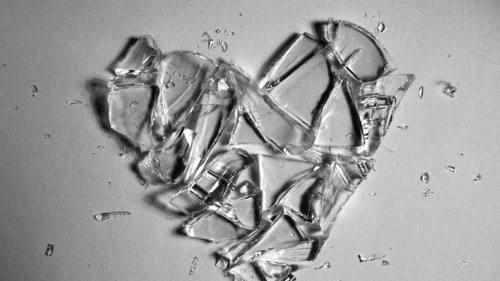 阿里巴巴|因为玻璃心换了五次工作：三招教你从“玻璃心”变成“钻石心”